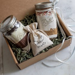 Picture of cookies 'n cocoa gift set with reindeer food!